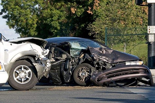 a lawyer can help you win your car crash claim in Athens.
